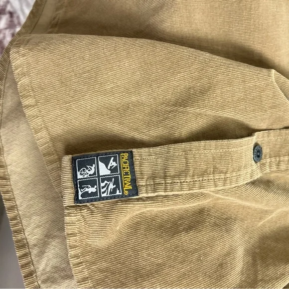 Pacific Trail Tan Corduroy ShirtMens size Medium - Picture 3 of 9
